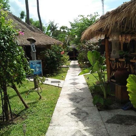 Tua Tua Keladi Bungalows Gili Air Exterior photo