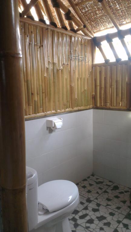 Tua Tua Keladi Bungalows Gili Air Exterior photo